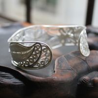 【貴州苗族銀飾 純手工制作 99純銀拉絲工藝品批發(fā)圖片】貴州苗族銀飾 純手工制作 99純銀拉絲工藝品批發(fā)圖片大全