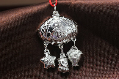 【990純銀 小孩兒童嬰兒寶寶銀鎖長(zhǎng)命鎖 無銅珠 銀飾品批發(fā)】?jī)r(jià)格,廠家,圖片,吊墜,福建省龍鳳祥珠寶-