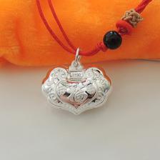 供應(yīng)純銀批發(fā) S990純銀心型福字長(zhǎng)命鎖吊墜 時(shí)尚與傳統(tǒng)的完美融合